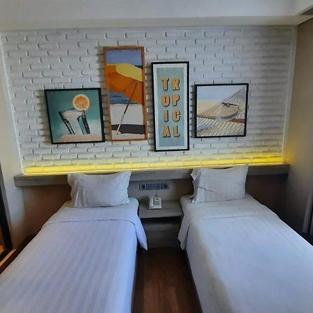 Expressia Hotel Makassar Macáçar Exterior foto
