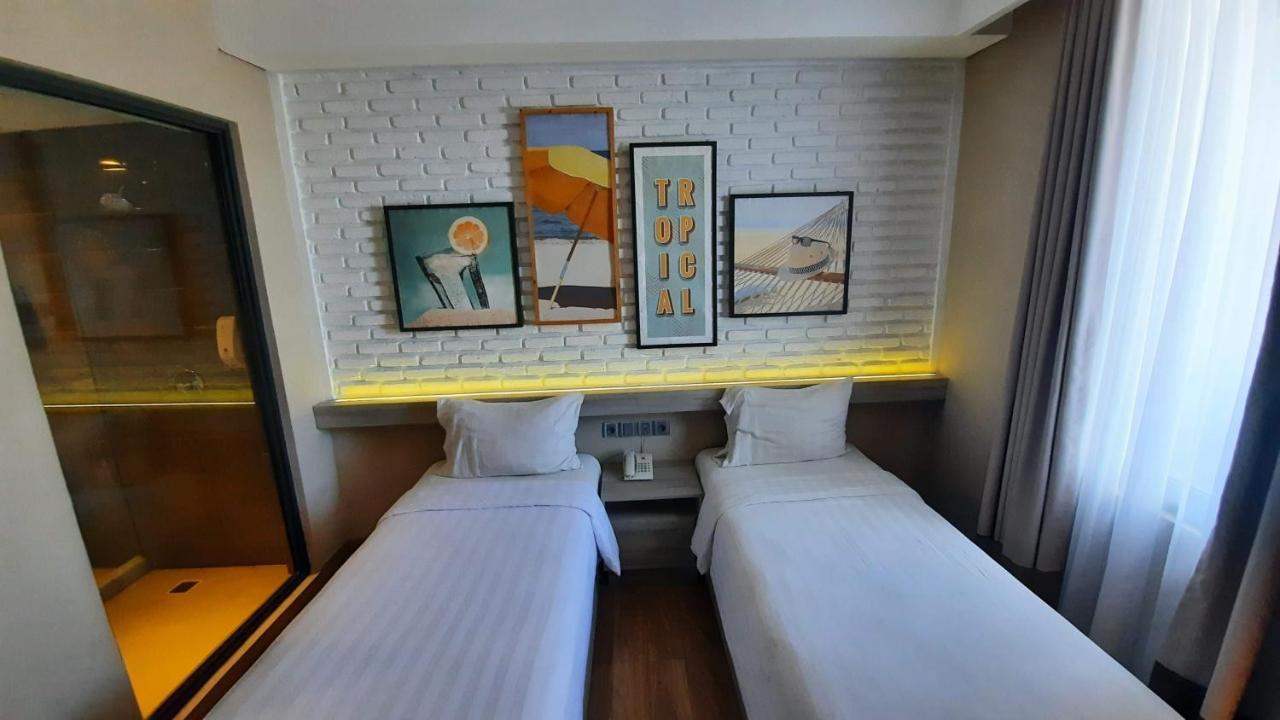 Expressia Hotel Makassar Macáçar Exterior foto